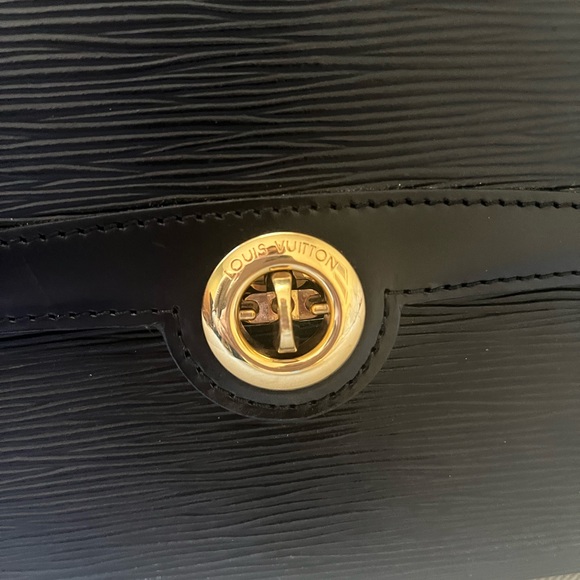 Louis Vuitton Pochette Arche Epi Black Shoulder / Handbag NOT FOR SALE - Picture 11 of 11